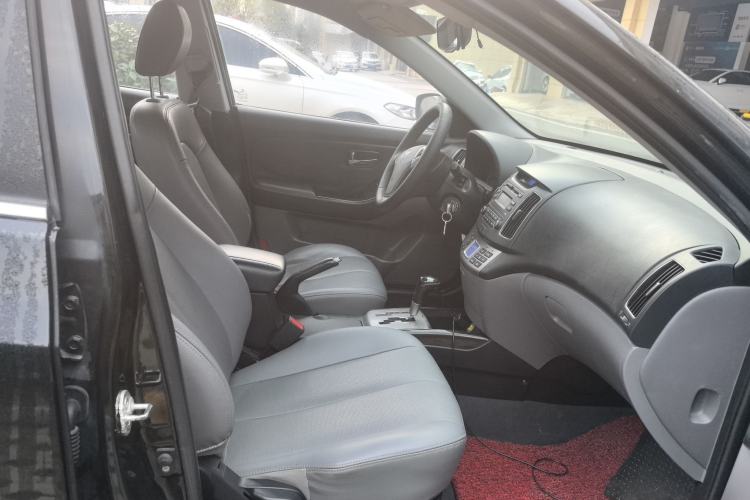 Used Hyundai Celesta 2015 1.6L Automatic Luxury Model Right Front Seat