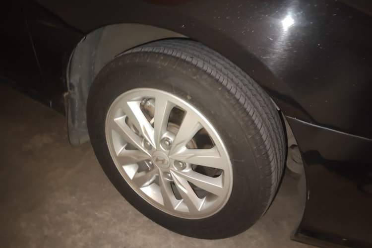 Used Hyundai Celesta 2015 1.6L Automatic Comfort Model Right Front Wheel Hub