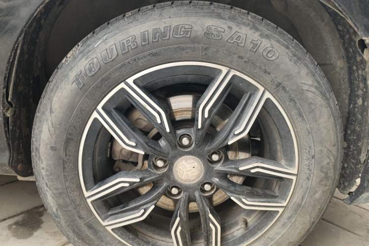 Used Hyundai Celesta 2015 1.6L Manual Comfort Model Right Front Wheel Hub