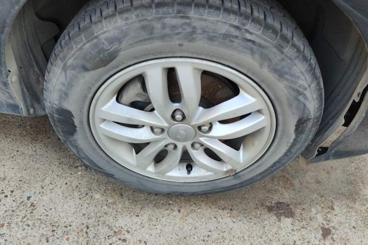 Used Hyundai Celesta 2015 1.6L Manual Comfort Model Right Front Wheel Hub