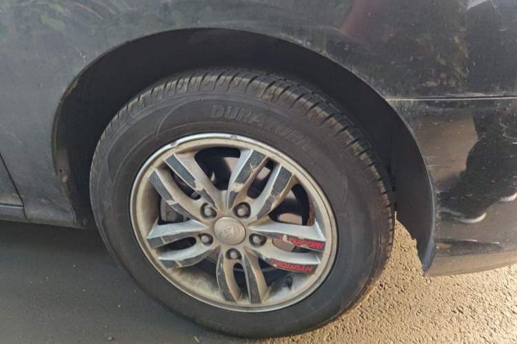 Used Hyundai Celesta 2015 1.6L Manual Comfort Model Right Front Wheel Hub