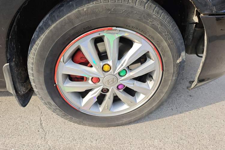 Used Hyundai Celesta 2015 1.6L Automatic Comfort Model Right Front Wheel Hub