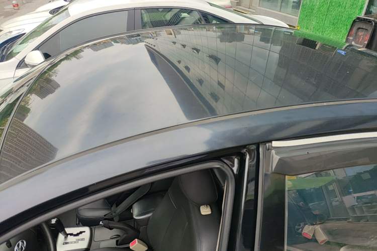 Used Hyundai Celesta 2015 1.6L Automatic Comfort Model Roof
