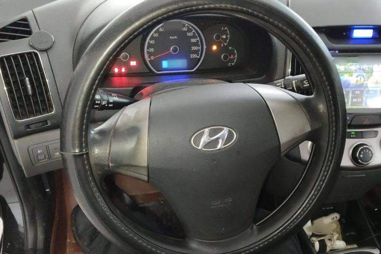 Used Hyundai Celesta 2015 1.6L Manual Comfort Model Steering Wheel