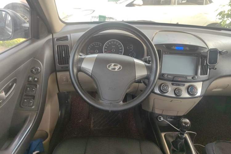 Used Hyundai Celesta 2015 1.6L Manual Comfort Model Steering Wheel
