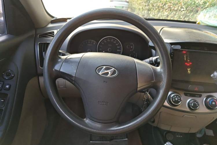 Used Hyundai Celesta 2015 1.6L Manual Comfort Model Steering Wheel