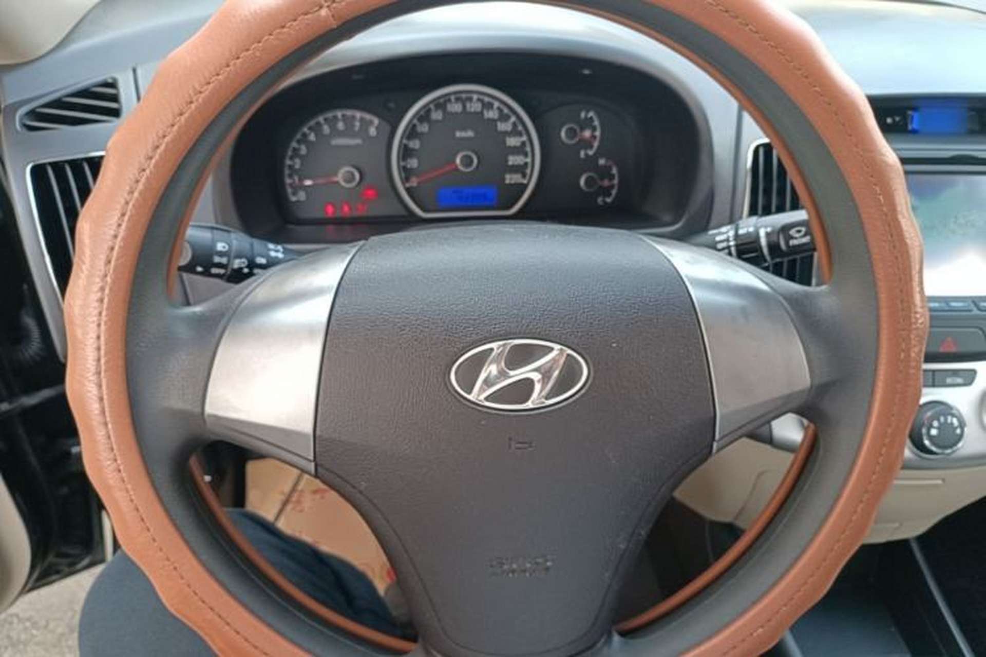 Used Hyundai Celesta 2015 1.6L Manual Comfort Model Steering Wheel