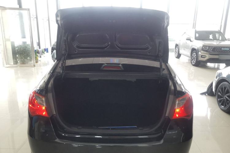 Used Hyundai Celesta 2015 1.6L Automatic Comfort Model Trunk