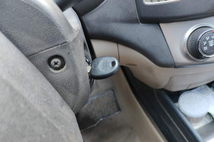 Used Hyundai Celesta 2015 1.6L Manual Comfort Model Vehicle Key