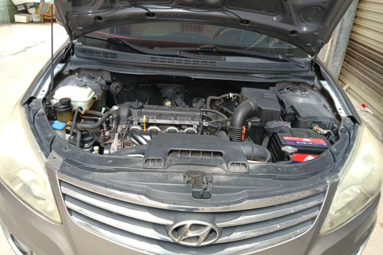 Used Hyundai Celesta 2015 1.6L Automatic Comfort Model Engine Bay