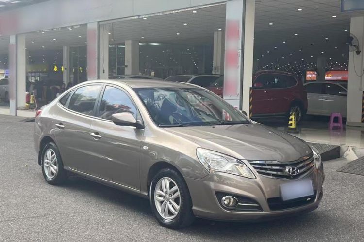 Used Hyundai Celesta 2015 1.6L Automatic Comfort Model Exterior 2
