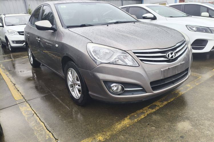 Used Hyundai Celesta 2015 1.6L Manual Comfort Model Exterior 2