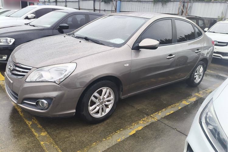 Used Hyundai Celesta 2015 1.6L Manual Comfort Model Exterior 3