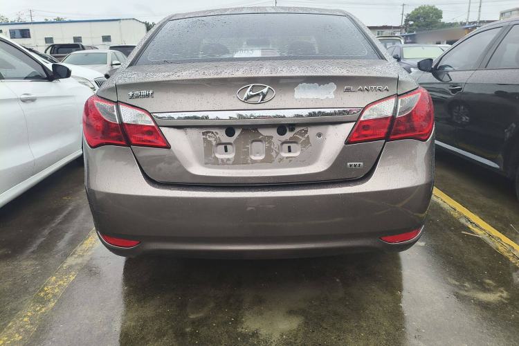 Used Hyundai Celesta 2015 1.6L Manual Comfort Model Exterior 4