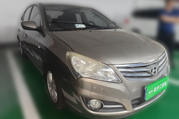 Used Hyundai Celesta 2015 1.6L Manual Comfort Model Front Right 45 Deg