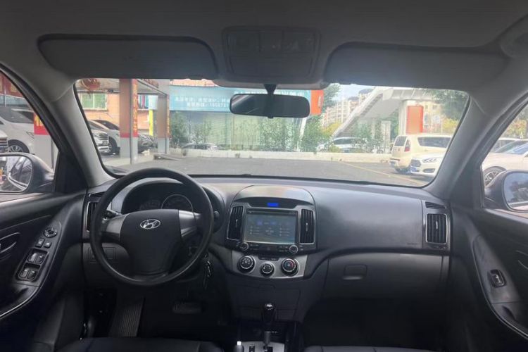 Used Hyundai Celesta 2015 1.6L Automatic Comfort Model Interior 1