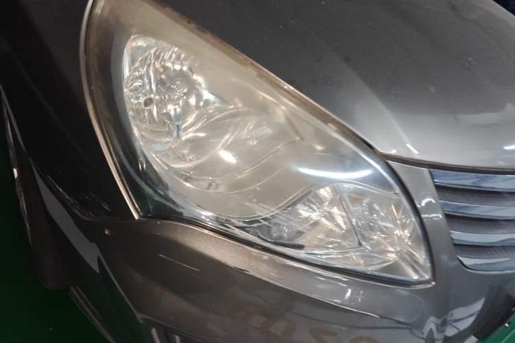 Used Hyundai Celesta 2015 1.6L Manual Comfort Model Right Front Headlight