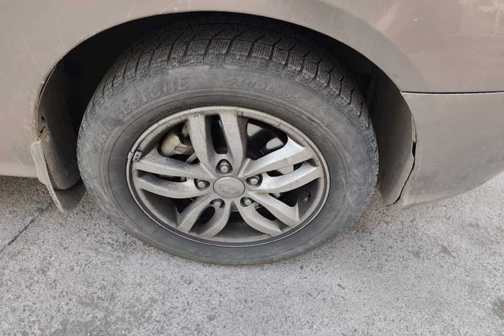 Used Hyundai Celesta 2015 1.6L Manual Comfort Model Right Front Wheel Hub