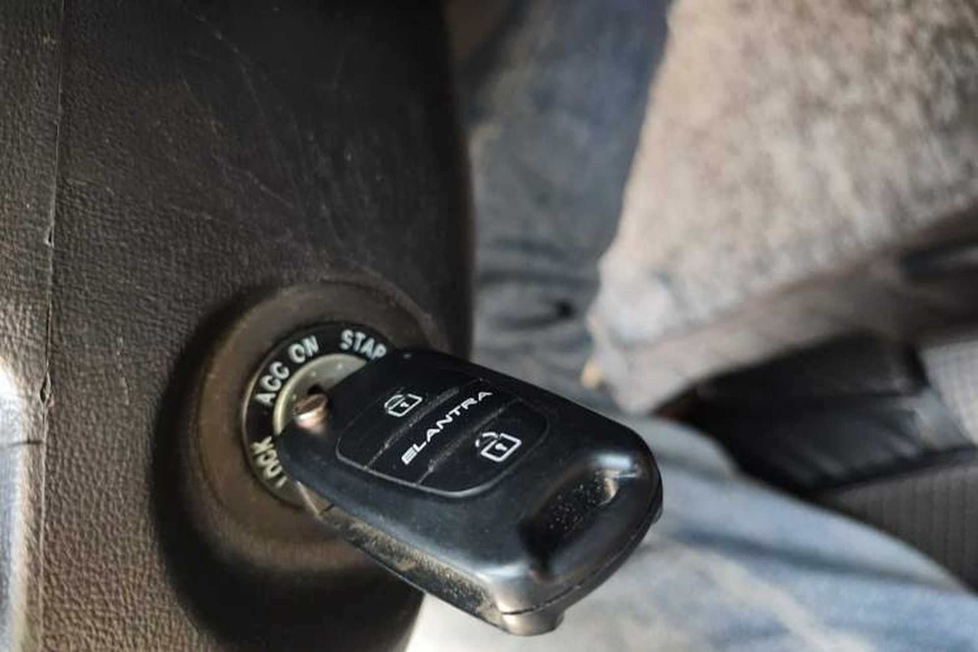 Used Hyundai Celesta 2015 1.6L Manual Comfort Model Vehicle Key