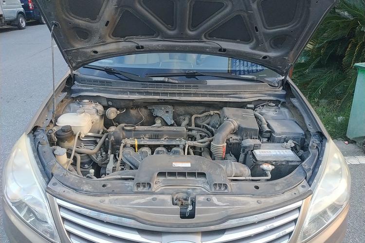 Used Hyundai Celesta 2015 1.6L Automatic Luxury Model Engine Bay