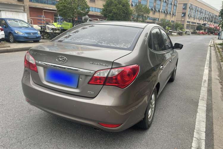 Used Hyundai Celesta 2015 1.6L Automatic Luxury Model Exterior 5