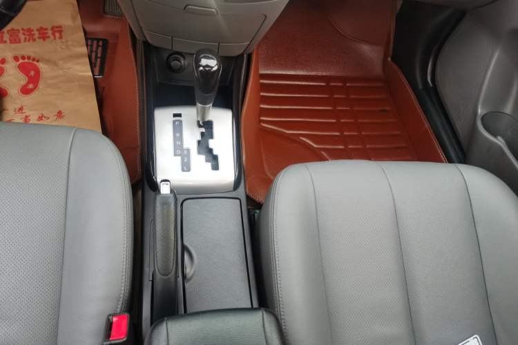 Used Hyundai Celesta 2015 1.6L Automatic Luxury Model Gear Lever