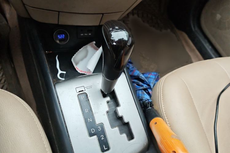 Used Hyundai Celesta 2015 1.6L Automatic Comfort Model Gear Lever
