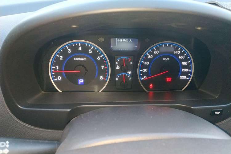 Used Hyundai Celesta 2015 1.6L Automatic Luxury Model Instrument Cluster