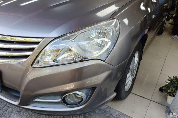 Used Hyundai Celesta 2015 1.6L Manual Comfort Model Left Front Headlight