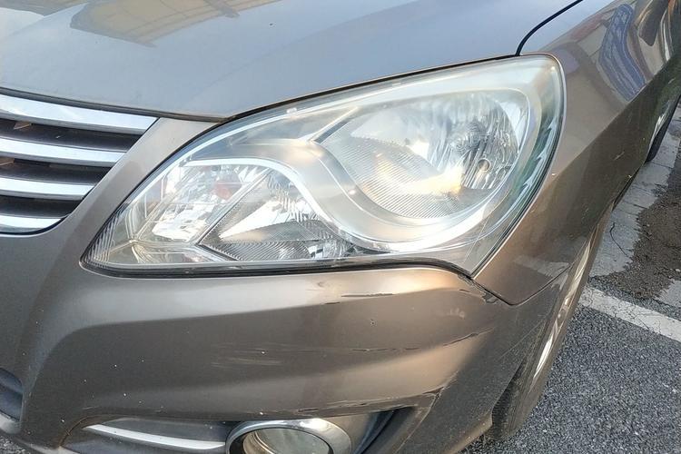 Used Hyundai Celesta 2015 1.6L Automatic Luxury Model Left Front Headlight