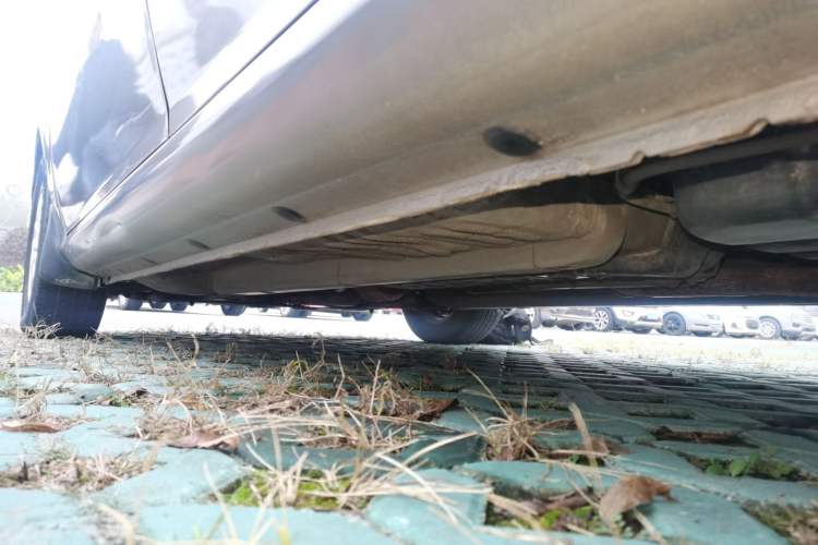 Used Hyundai Celesta 2015 1.6L Automatic Luxury Model Left Side Sill