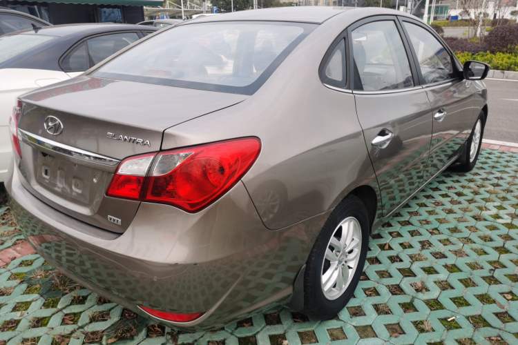 Used Hyundai Celesta 2015 1.6L Automatic Luxury Model Rear Right 45 Deg