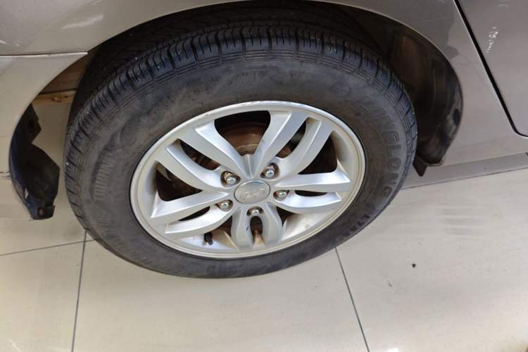 Used Hyundai Celesta 2015 1.6L Manual Comfort Model Right Rear Wheel Hub