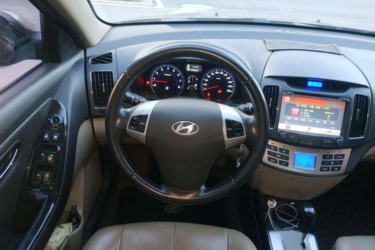 Used Hyundai Celesta 2015 1.6L Automatic Luxury Model Steering Wheel
