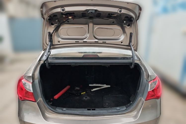 Used Hyundai Celesta 2015 1.6L Automatic Comfort Model Trunk
