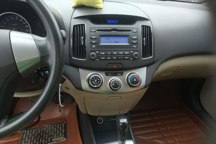 Used Hyundai Celesta 2015 1.6L Automatic Comfort Model Audio And AC Panel