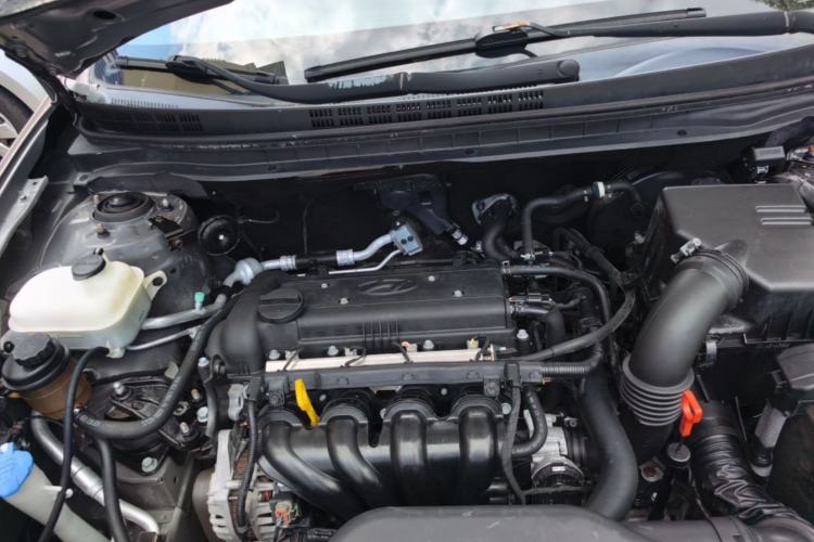 Used Hyundai Celesta 2015 1.6L Automatic Comfort Model Engine Bay