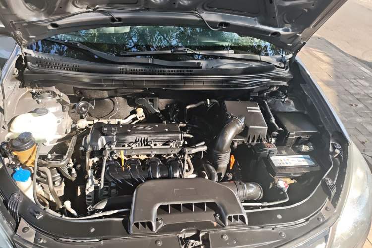 Used Hyundai Celesta 2015 1.6L Automatic Comfort Model Engine Bay