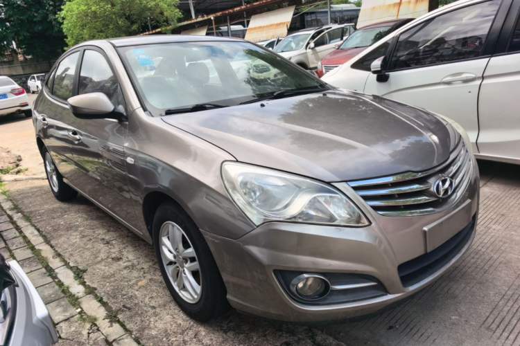 Used Hyundai Celesta 2015 1.6L Automatic Comfort Model Front Right 45 Deg