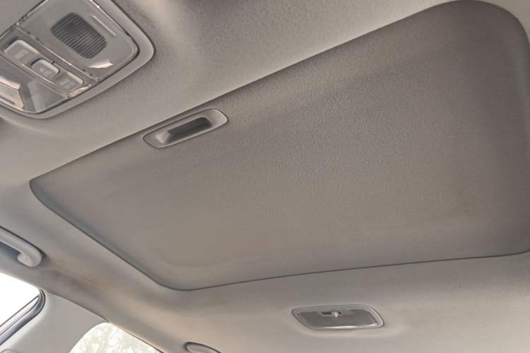 Used Hyundai Celesta 2015 1.6L Automatic Luxury Model Headliner