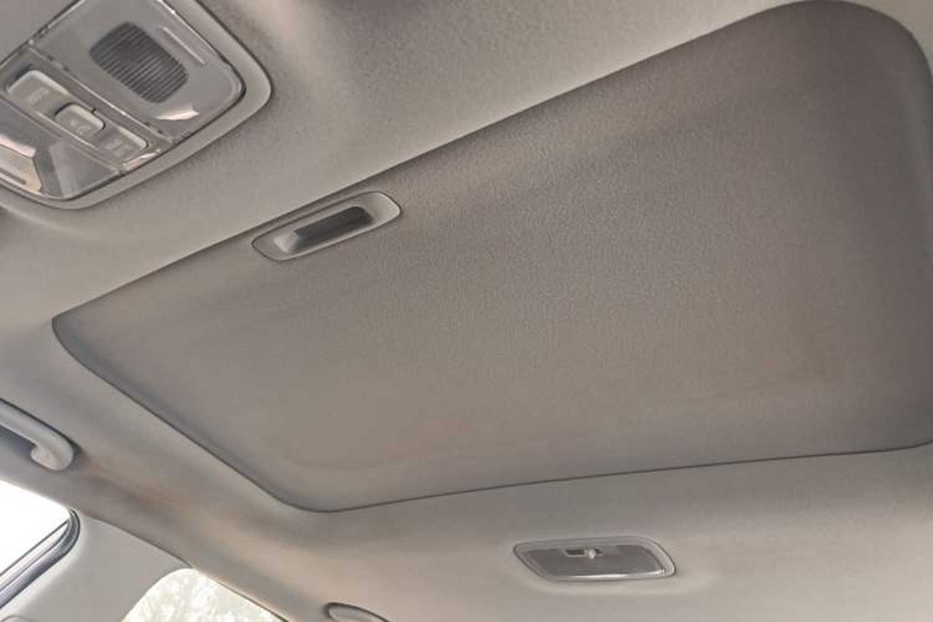Used Hyundai Celesta 2015 1.6L Automatic Luxury Model Headliner
