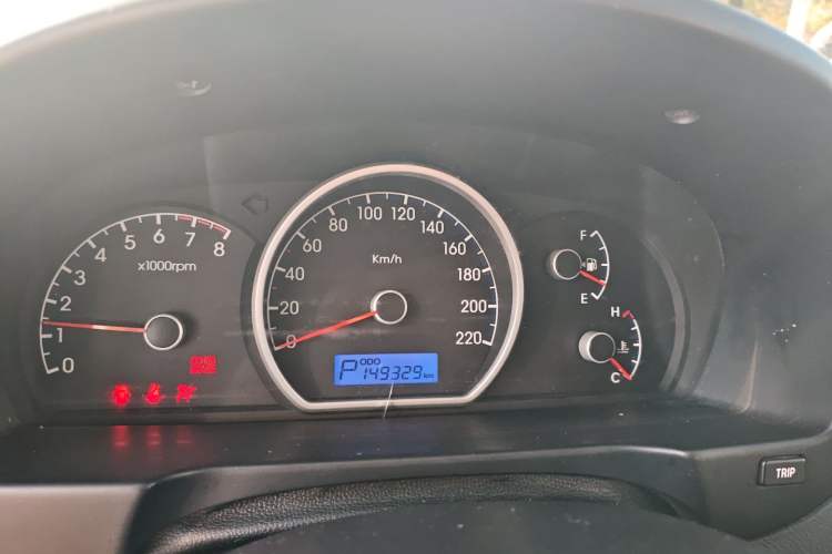 Used Hyundai Celesta 2015 1.6L Automatic Comfort Model Instrument Cluster