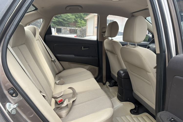 Used Hyundai Celesta 2015 1.6L Automatic Comfort Model Interior 1
