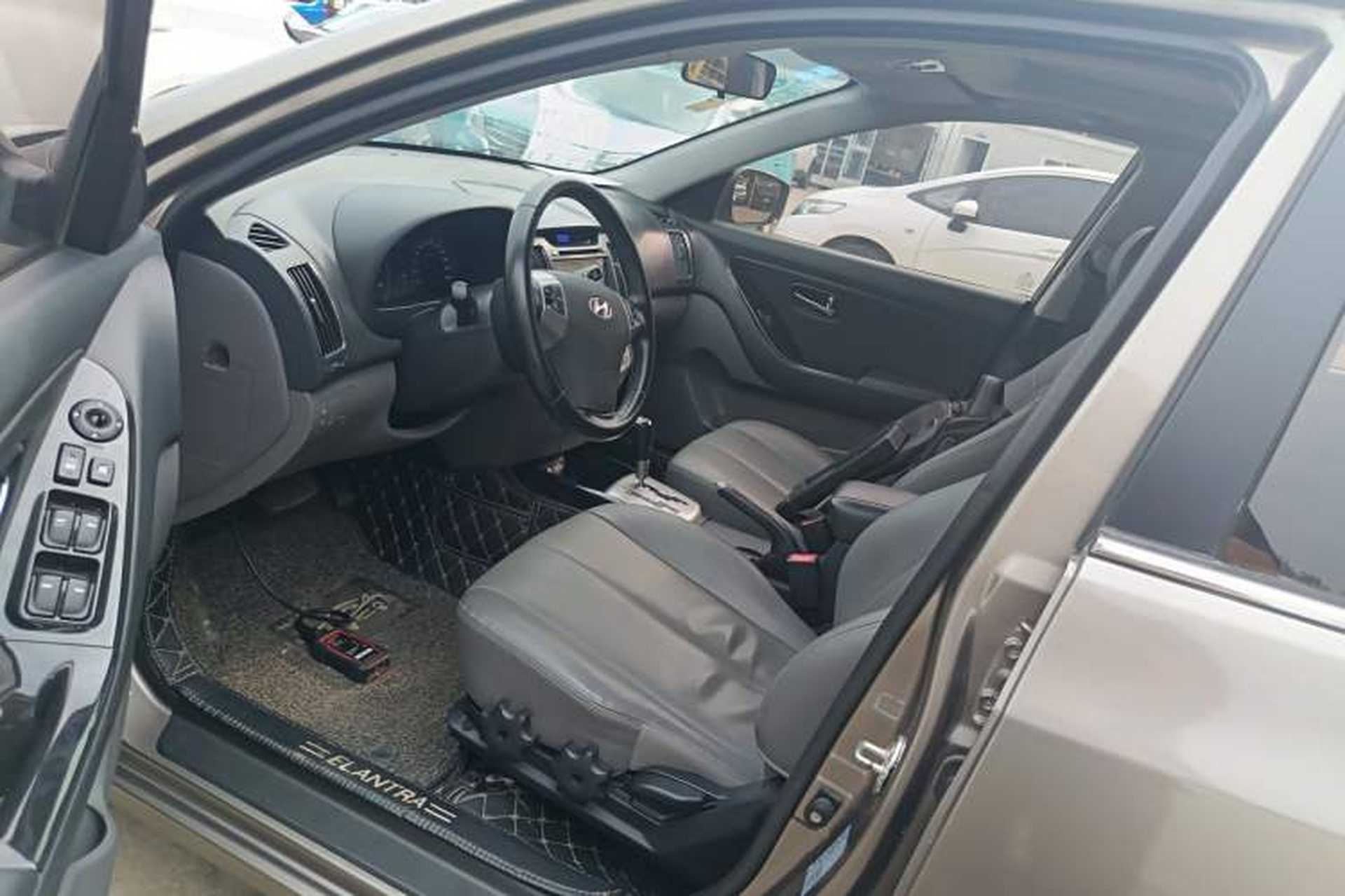 Used Hyundai Celesta 2015 1.6L Automatic Luxury Model Left Front Seat