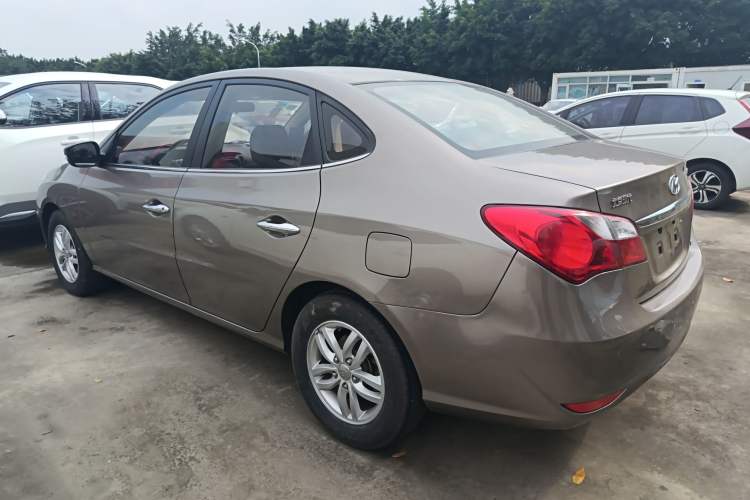 Used Hyundai Celesta 2015 1.6L Automatic Luxury Model Left Side
