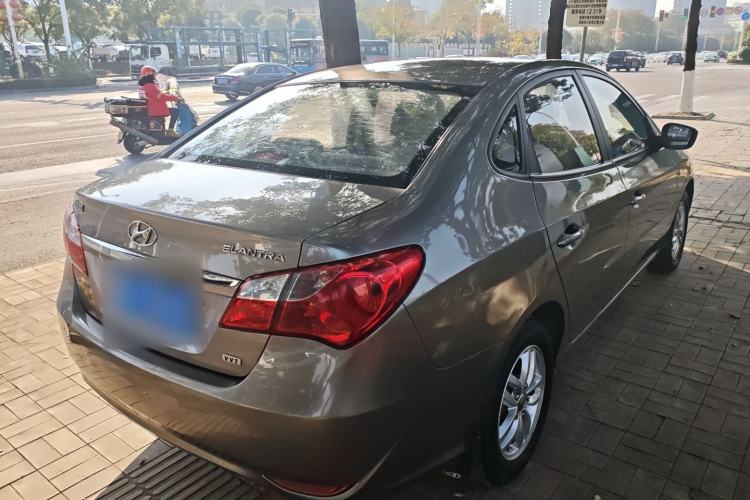 Used Hyundai Celesta 2015 1.6L Automatic Comfort Model Rear Right 45 Deg