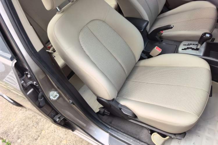Used Hyundai Celesta 2015 1.6L Automatic Comfort Model Right Front Seat