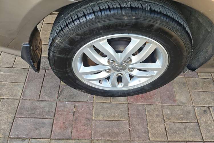 Used Hyundai Celesta 2015 1.6L Automatic Comfort Model Right Rear Wheel Hub