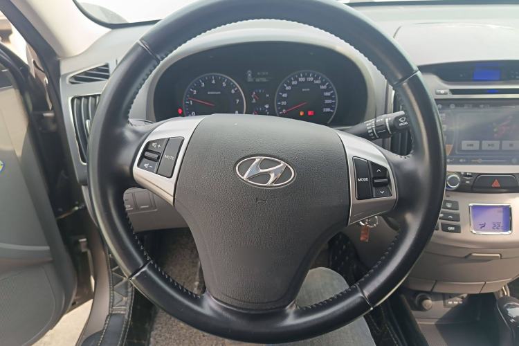Used Hyundai Celesta 2015 1.6L Automatic Luxury Model Steering Wheel