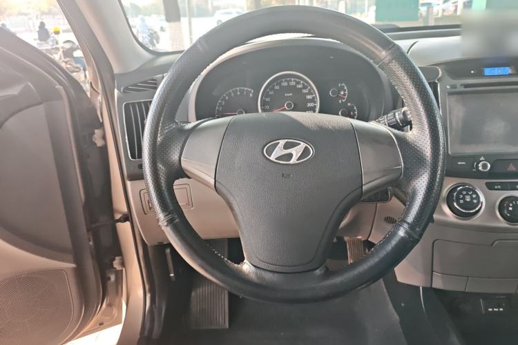 Used Hyundai Celesta 2015 1.6L Automatic Comfort Model Steering Wheel